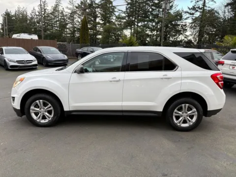 More photos of 2017 Chevrolet Equinox LS at 9999 Auto Center, WA