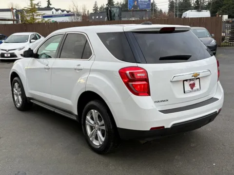 More photos of 2017 Chevrolet Equinox LS at 9999 Auto Center, WA