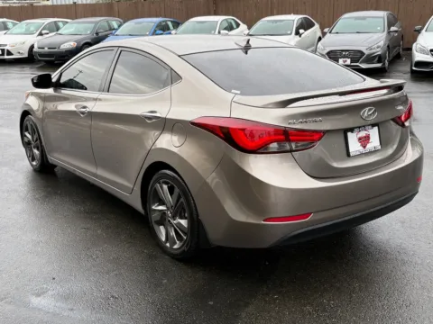 More photos of 2014 Hyundai Elantra Limited at 9999 Auto Center, WA