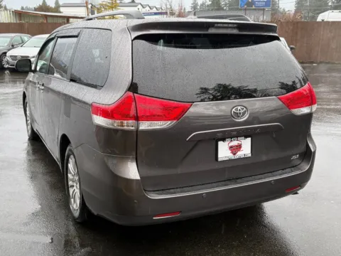 More photos of 2011 Toyota Sienna XLE at 9999 Auto Center, WA