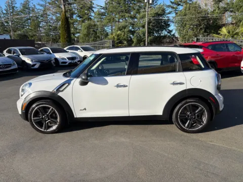More photos of 2013 MINI Cooper S Countryman at 9999 Auto Center, WA