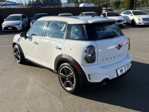 More photos of 2013 MINI Cooper S Countryman at 9999 Auto Center, WA