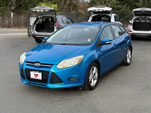 Another view of 2014 Ford Focus SE for sale in Lakewood, WA at 9999 Auto Center