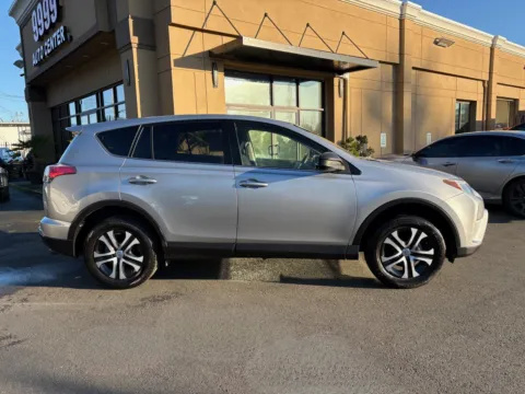 Another view of 2018 Toyota RAV4 LE for sale in Lakewood, WA at 9999 Auto Center