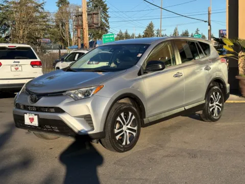 More photos of 2018 Toyota RAV4 LE at 9999 Auto Center, WA