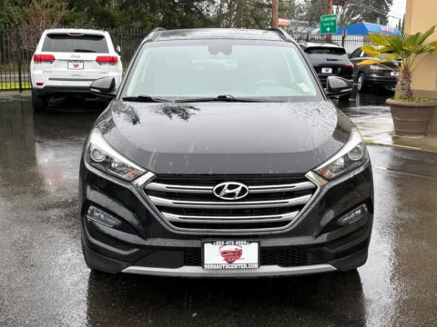 Photos of 2018 Hyundai Tucson Limited for sale in Lakewood, WA at 9999 Auto Center
