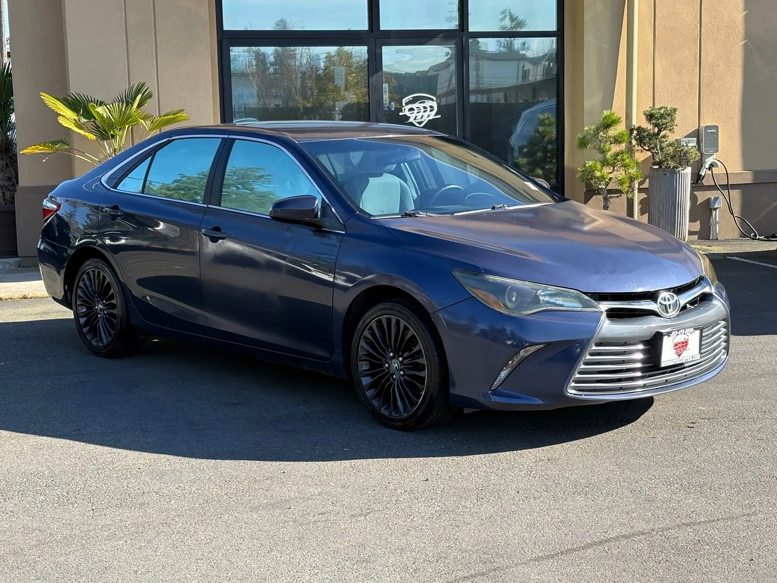 Blue 2015 Toyota Camry LE for sale in Lakewood, WA