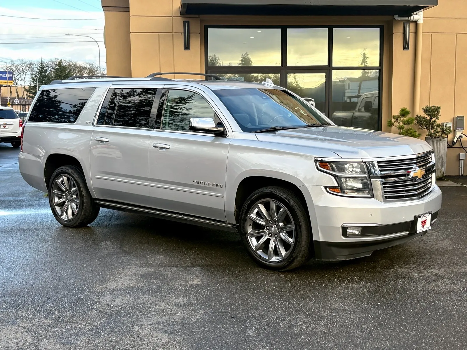 Silver 2015 Chevrolet Suburban LTZ for sale in Lakewood, WA