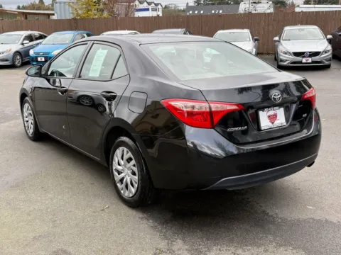 More photos of 2018 Toyota Corolla LE at 9999 Auto Center, WA