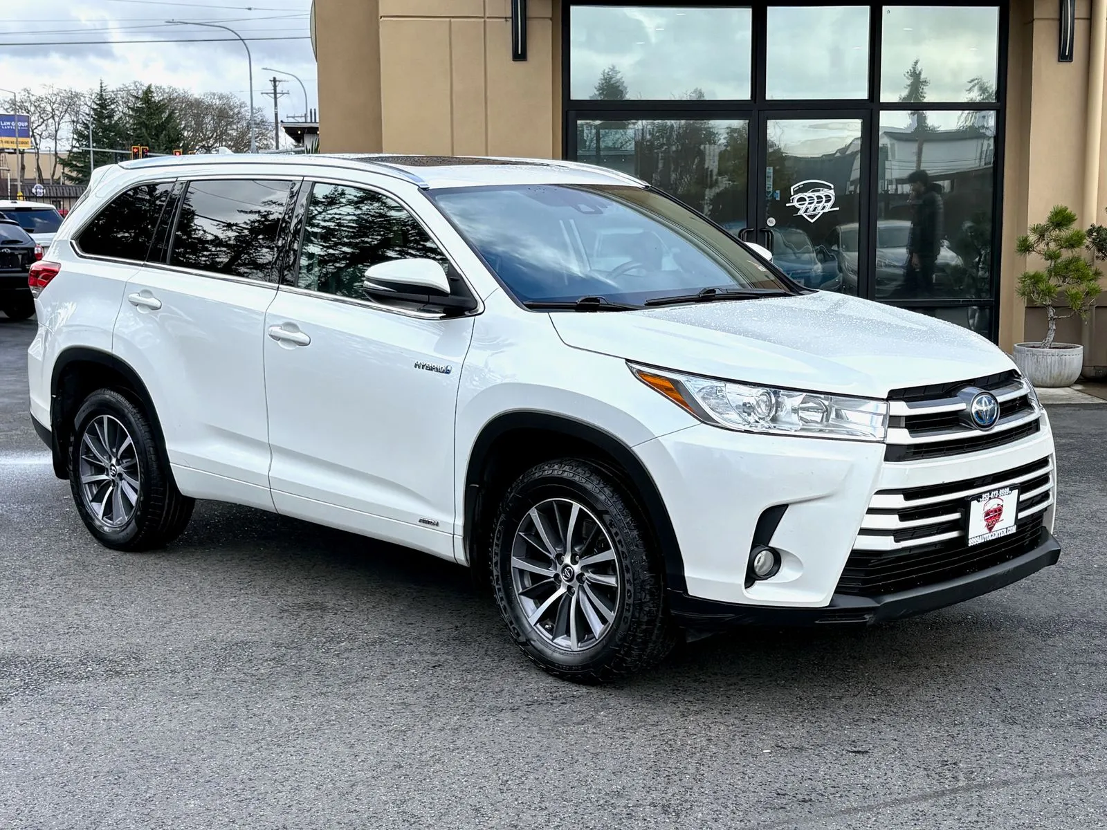 2017 Toyota Highlander Hybrid XLE for sale in Lakewood, WA