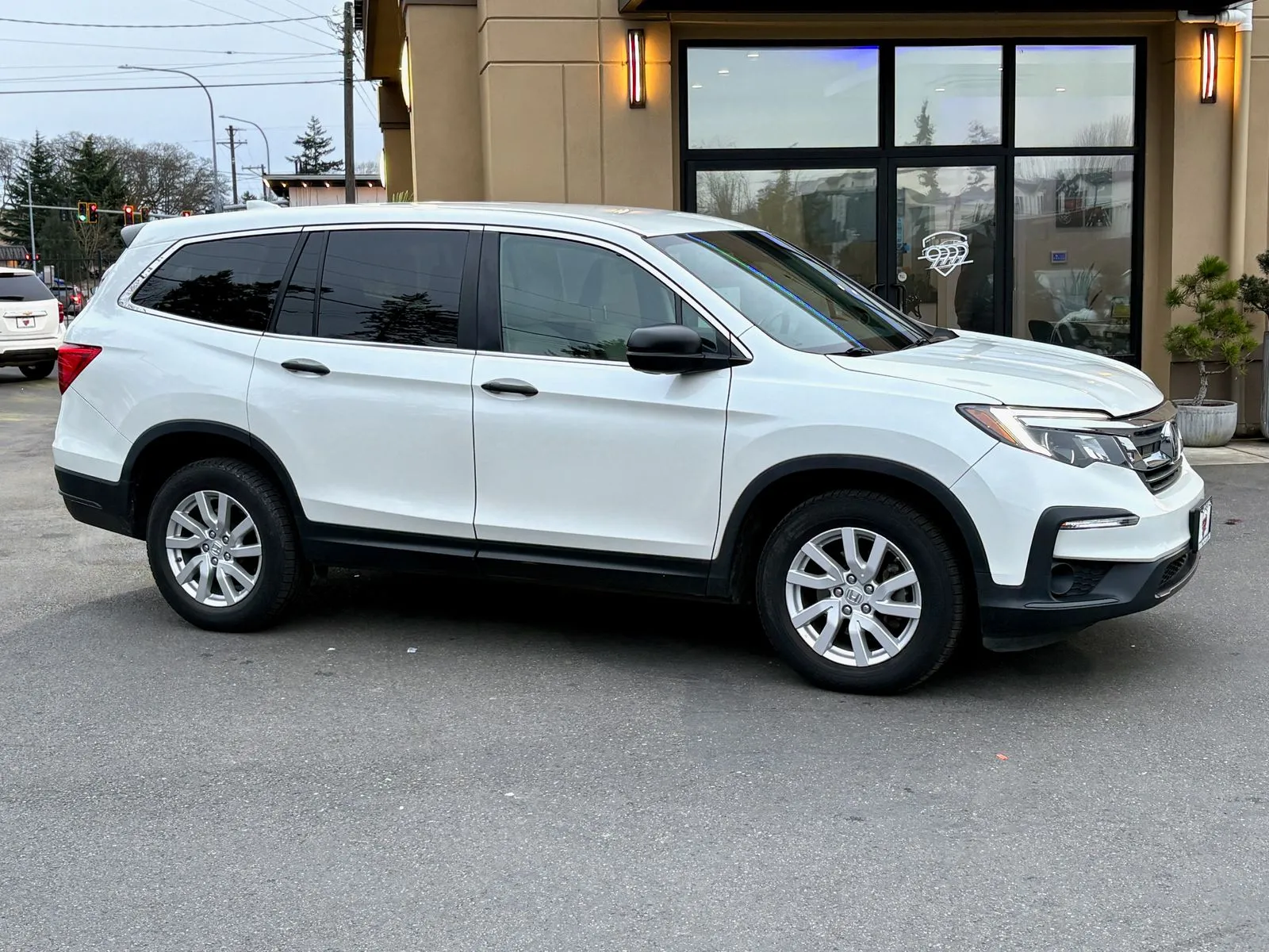 Beige 2019 Honda Pilot LX for sale in Lakewood, WA