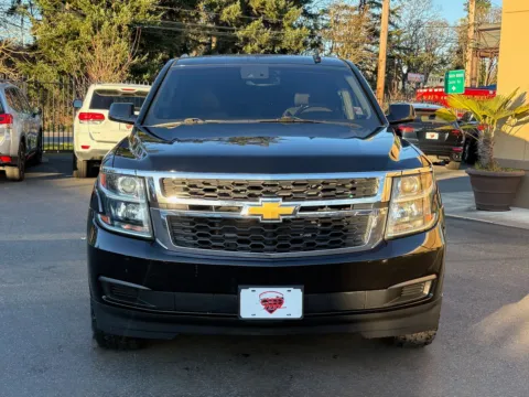 Photos of 2018 Chevrolet Suburban LT for sale in Lakewood, WA at 9999 Auto Center