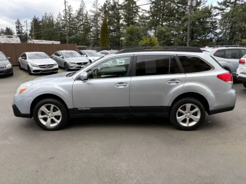 More photos of 2013 Subaru Outback 2.5i Premium at 9999 Auto Center, WA