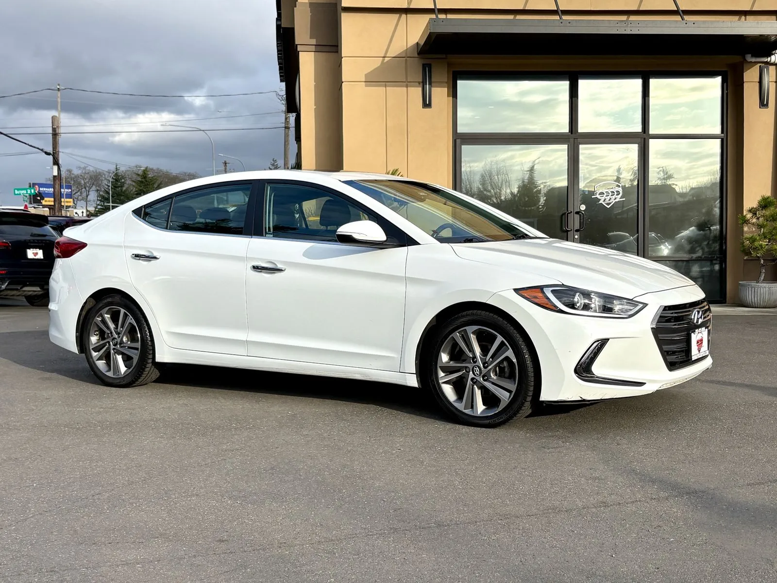 White 2017 Hyundai Elantra Limited for sale in Lakewood, WA
