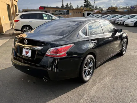 More photos of 2015 Nissan Altima 2.5 S at 9999 Auto Center, WA