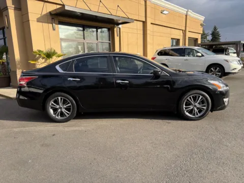 More photos of 2015 Nissan Altima 2.5 S at 9999 Auto Center, WA
