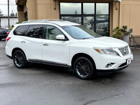 White 2013 Nissan Pathfinder Platinum for sale in Lakewood, WA