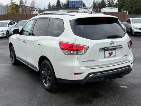 More photos of 2013 Nissan Pathfinder Platinum at 9999 Auto Center, WA
