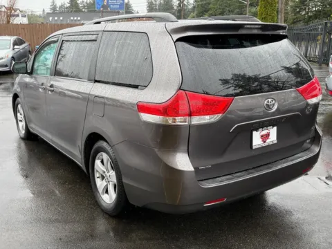 More photos of 2013 Toyota Sienna LE at 9999 Auto Center, WA
