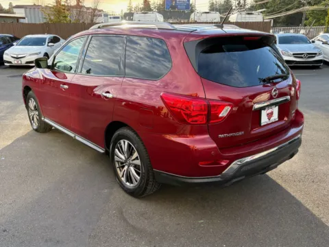 More photos of 2018 Nissan Pathfinder SV at 9999 Auto Center, WA