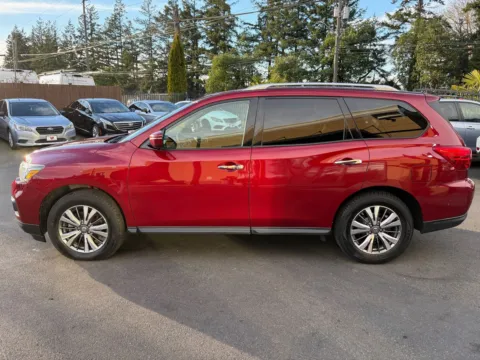 More photos of 2018 Nissan Pathfinder SV at 9999 Auto Center, WA