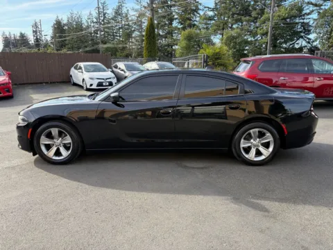 More photos of 2017 Dodge Charger SXT at 9999 Auto Center, WA
