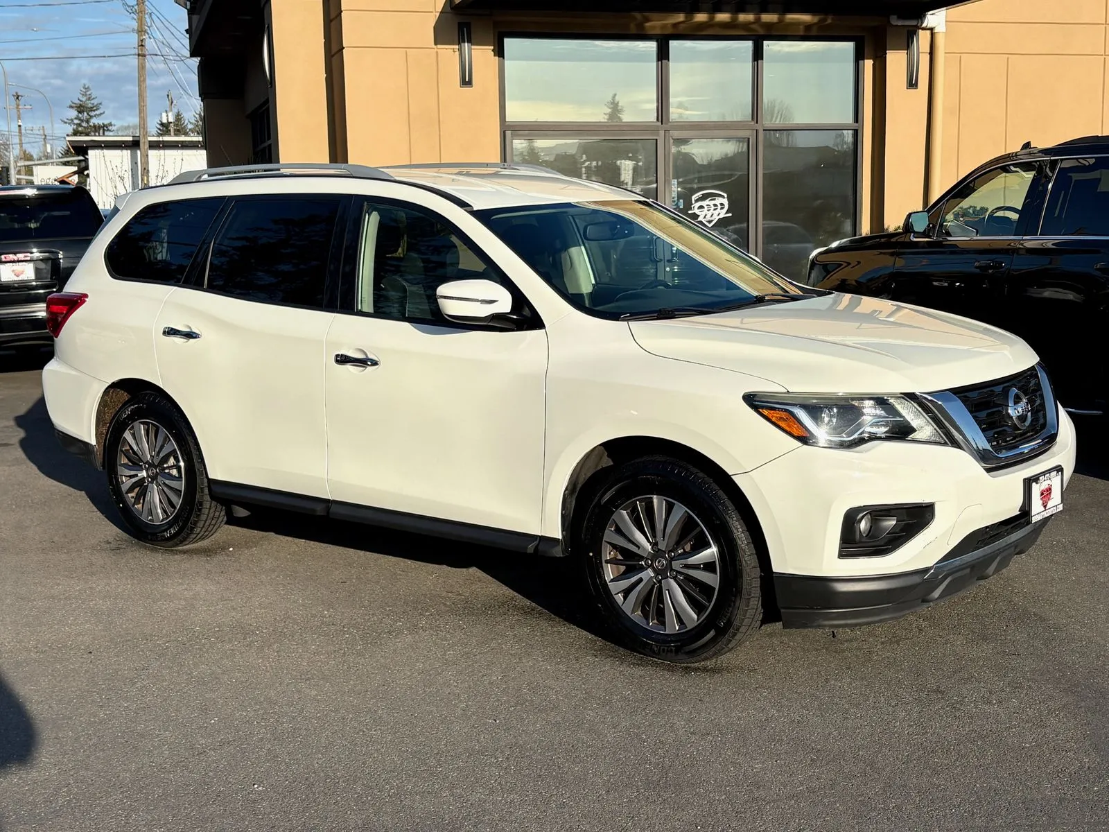 White 2018 Nissan Pathfinder SV for sale in Lakewood, WA