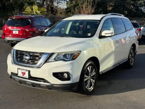 Another view of 2018 Nissan Pathfinder SV for sale in Lakewood, WA at 9999 Auto Center