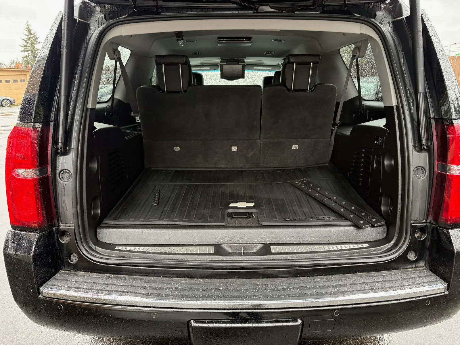Chevrolet Suburban photo 25