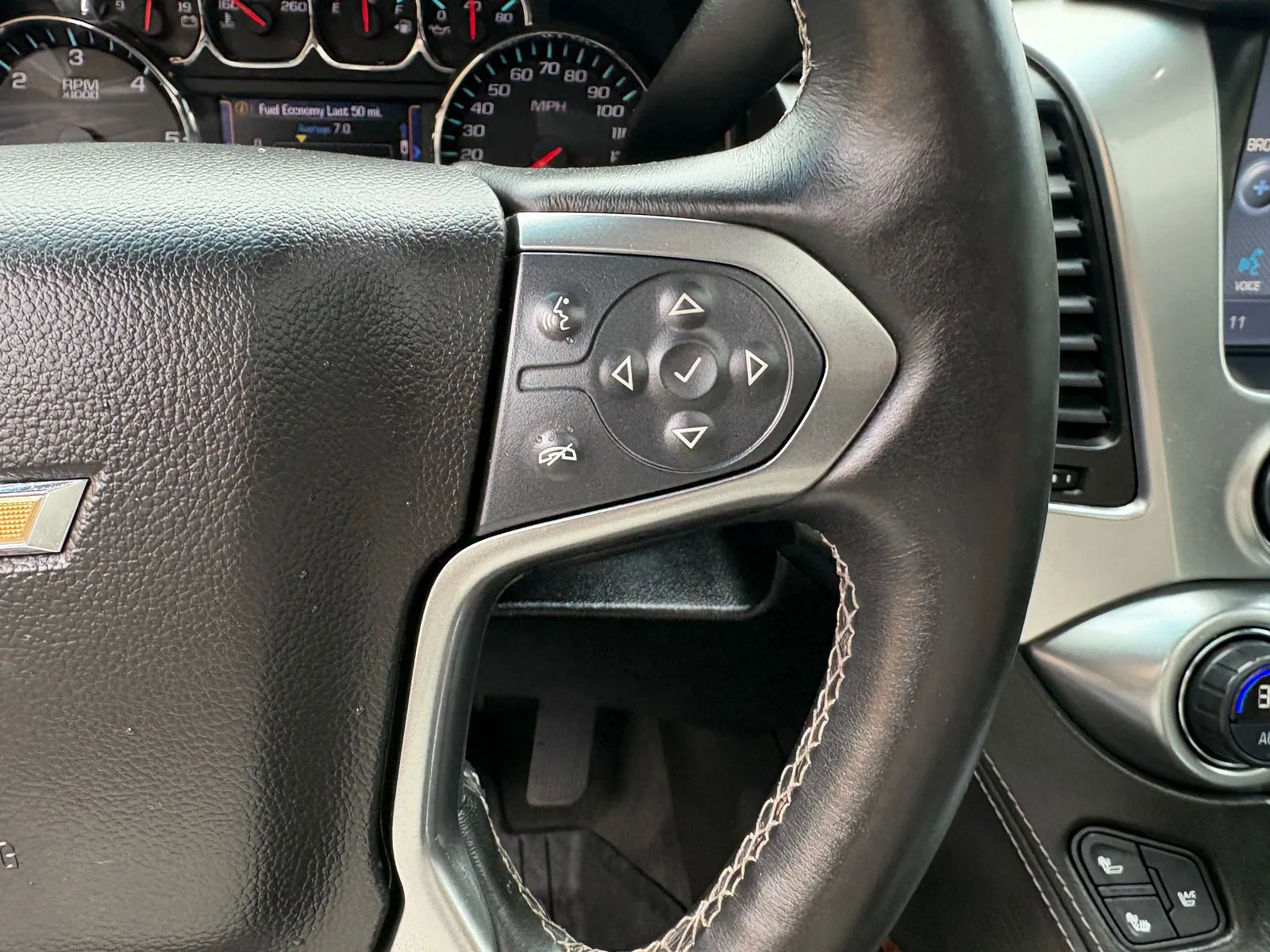 Chevrolet Suburban photo 40