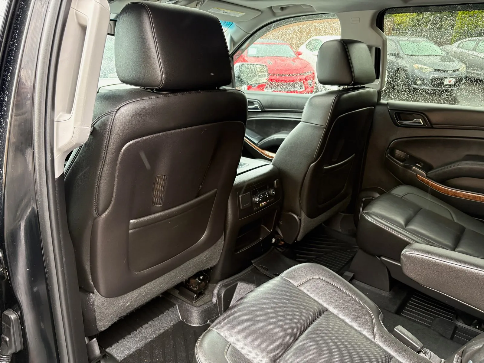 Chevrolet Suburban photo 20