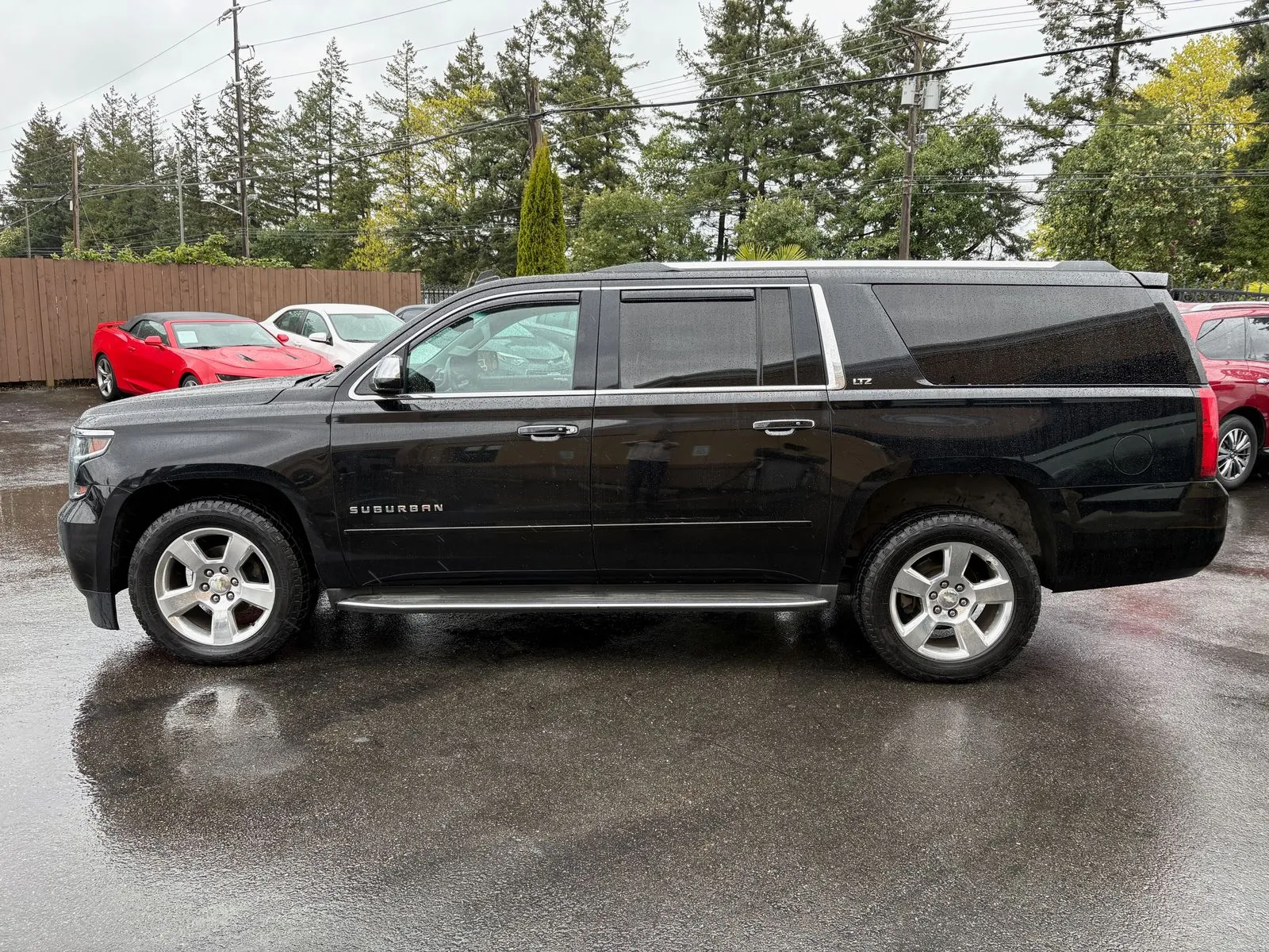 Chevrolet Suburban photo 4