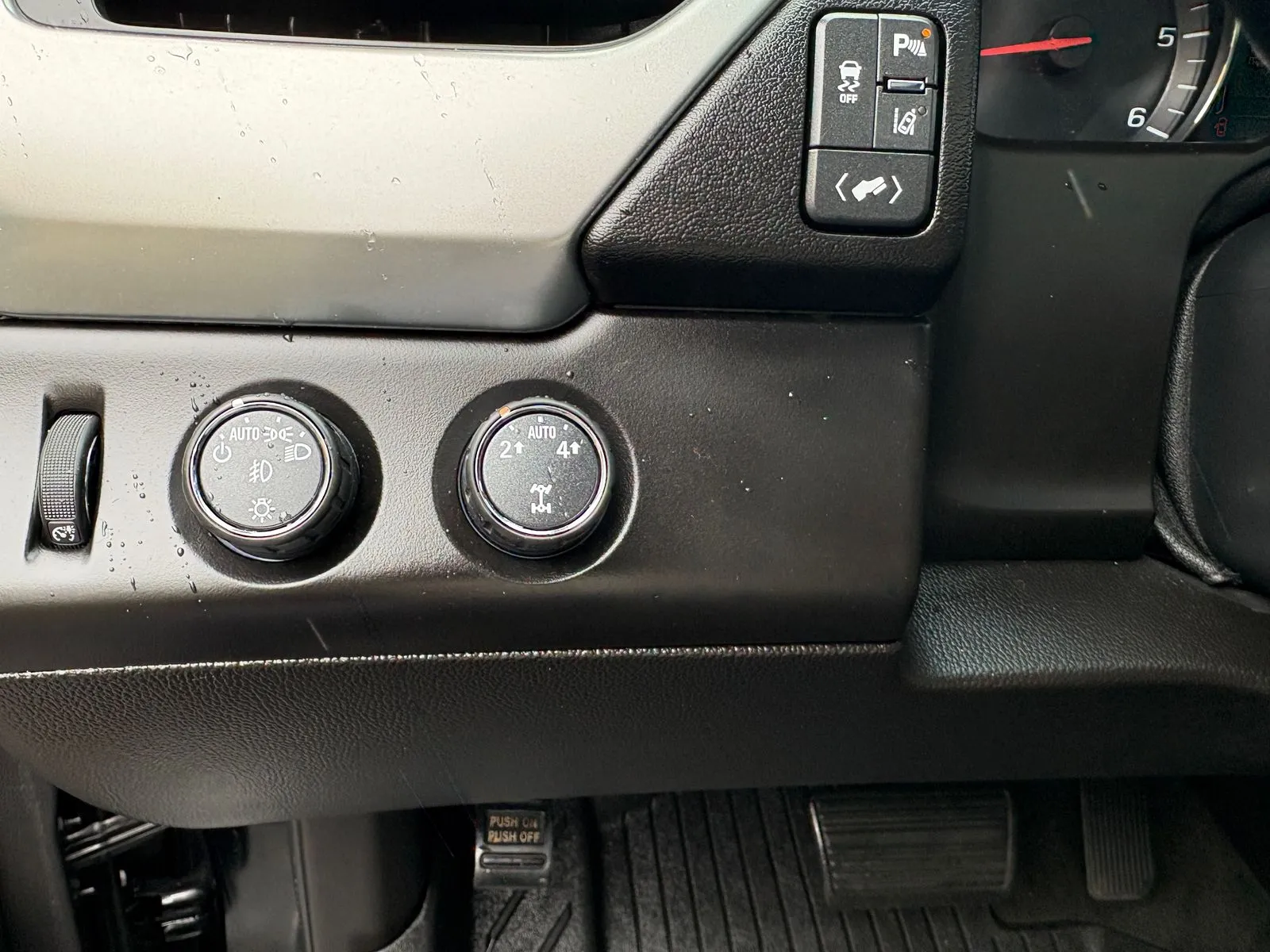 Chevrolet Suburban photo 42