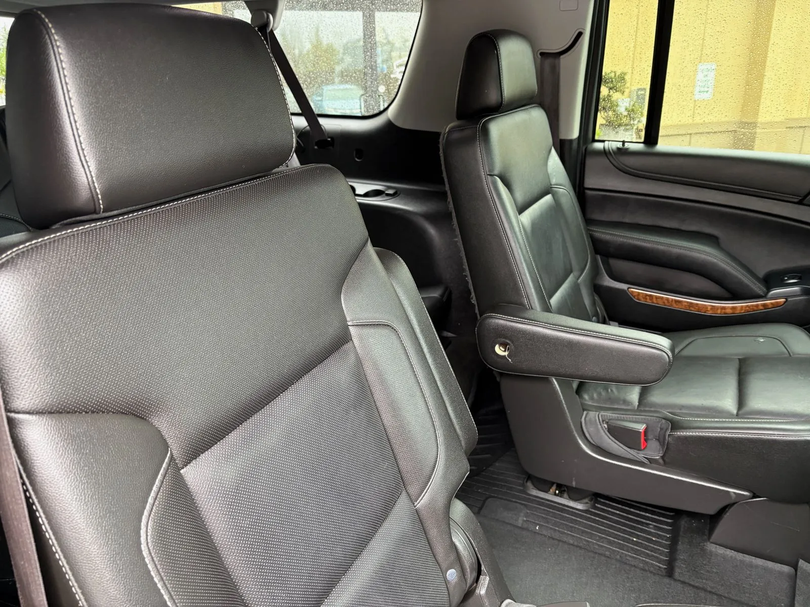 Chevrolet Suburban photo 29