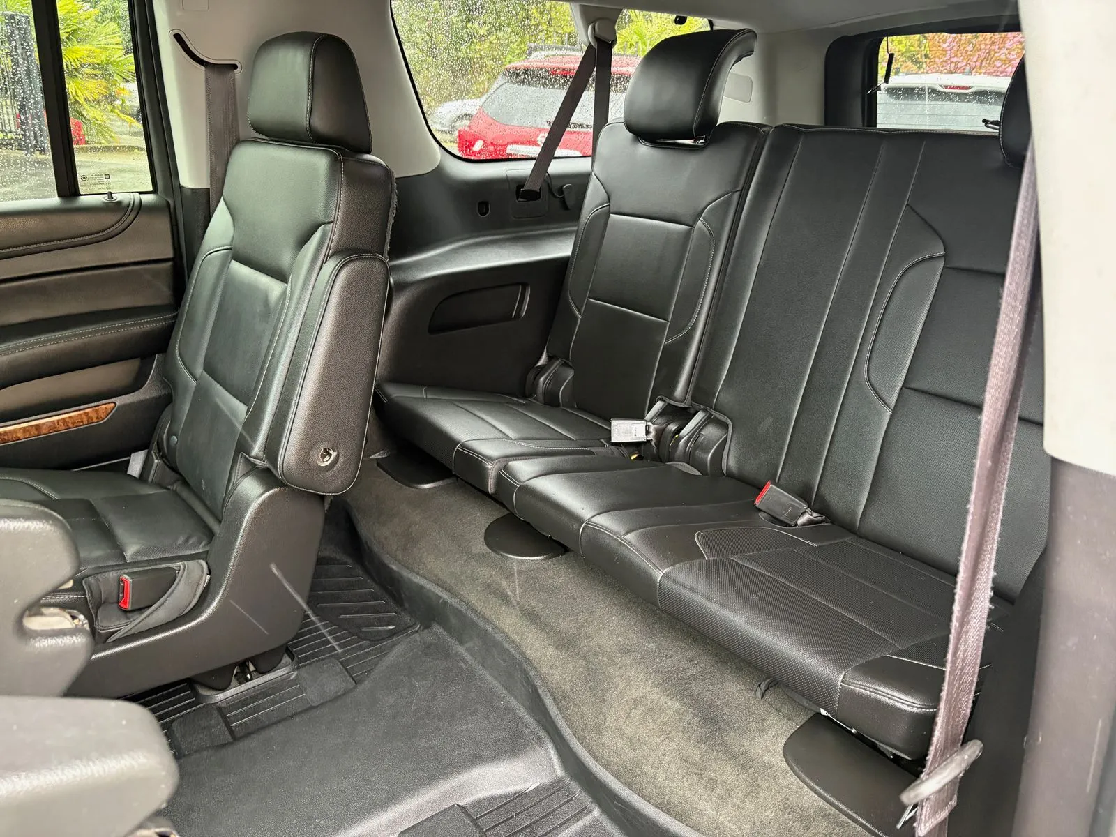 Chevrolet Suburban photo 24