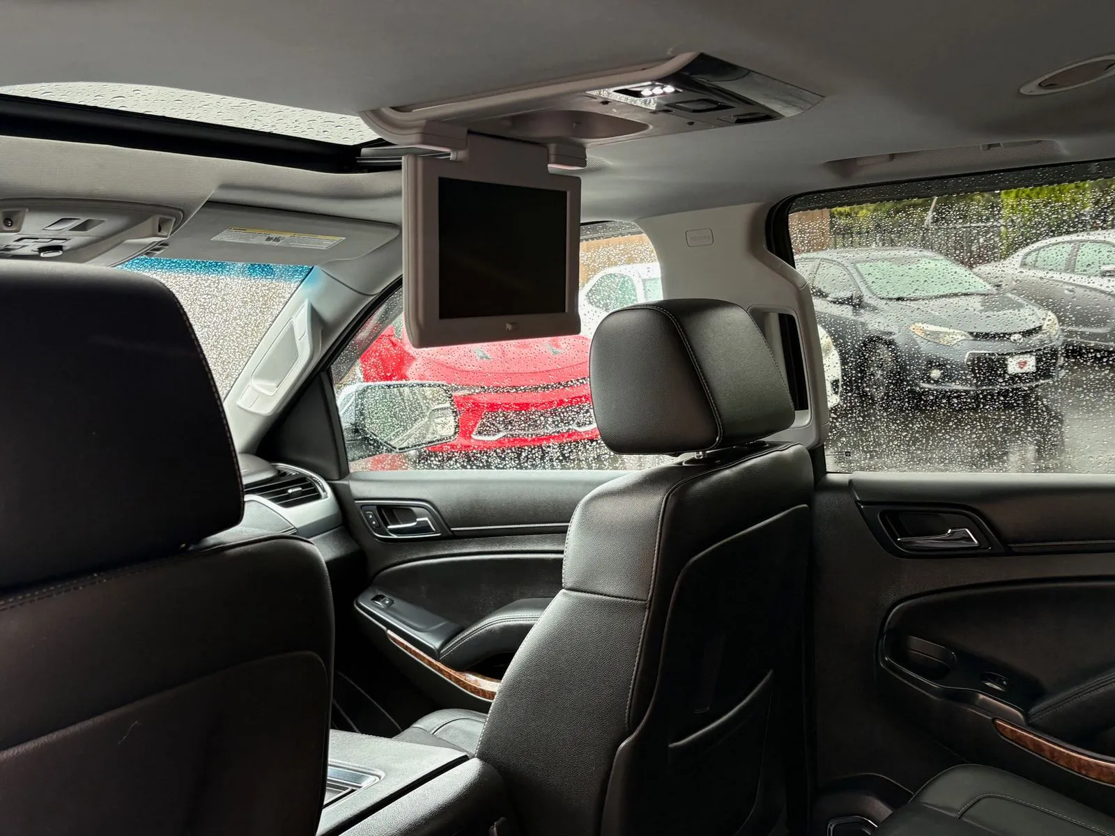 Chevrolet Suburban photo 21