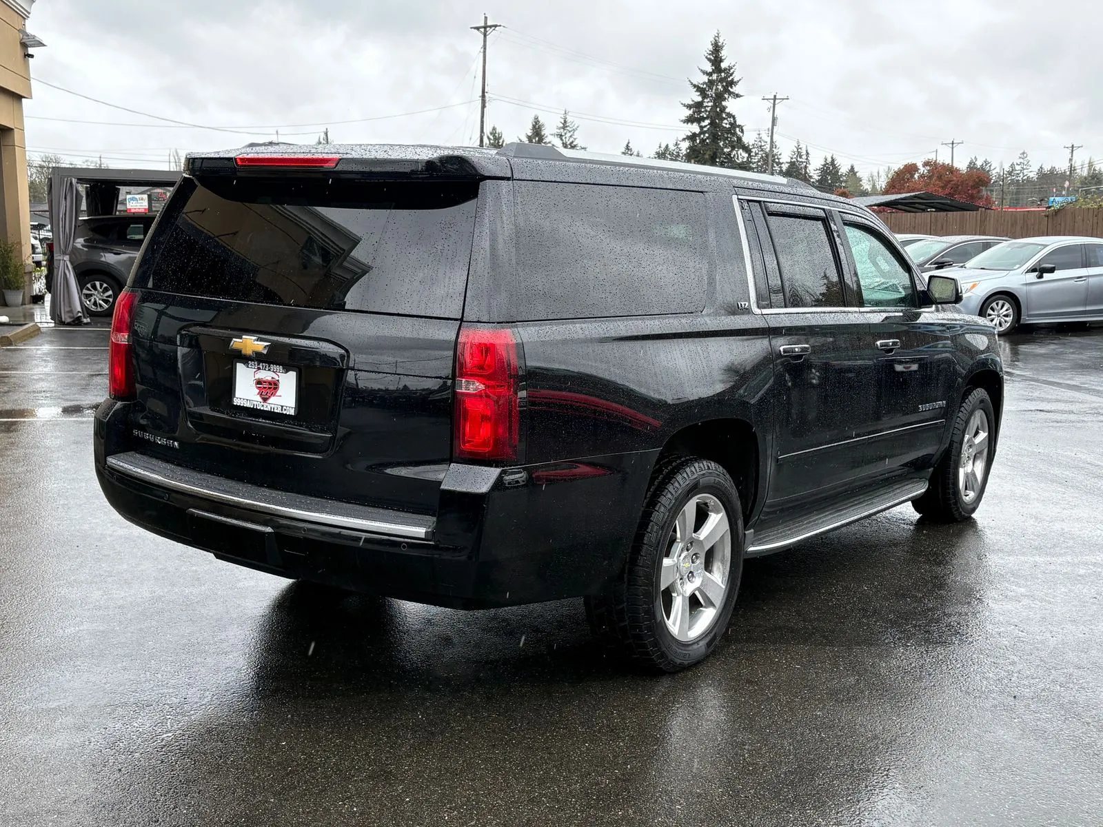Chevrolet Suburban photo 7