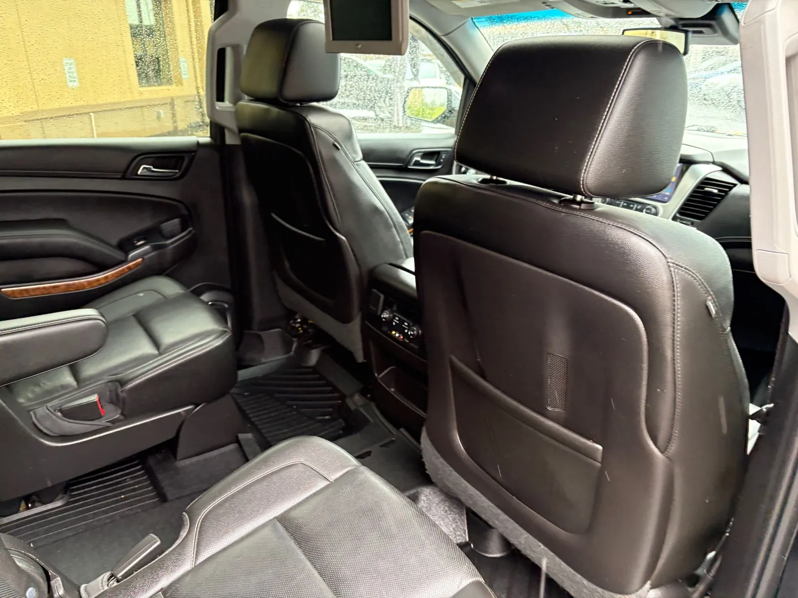 Chevrolet Suburban photo 28