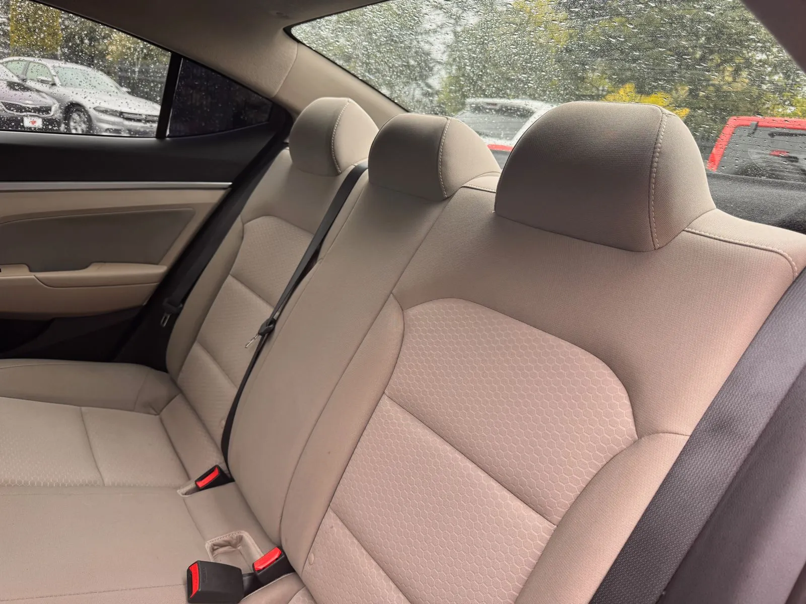 Hyundai Elantra photo 16
