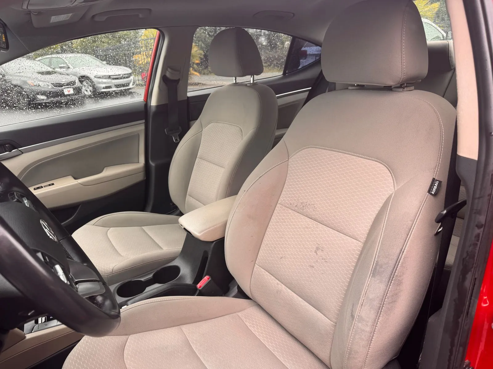 Hyundai Elantra photo 12