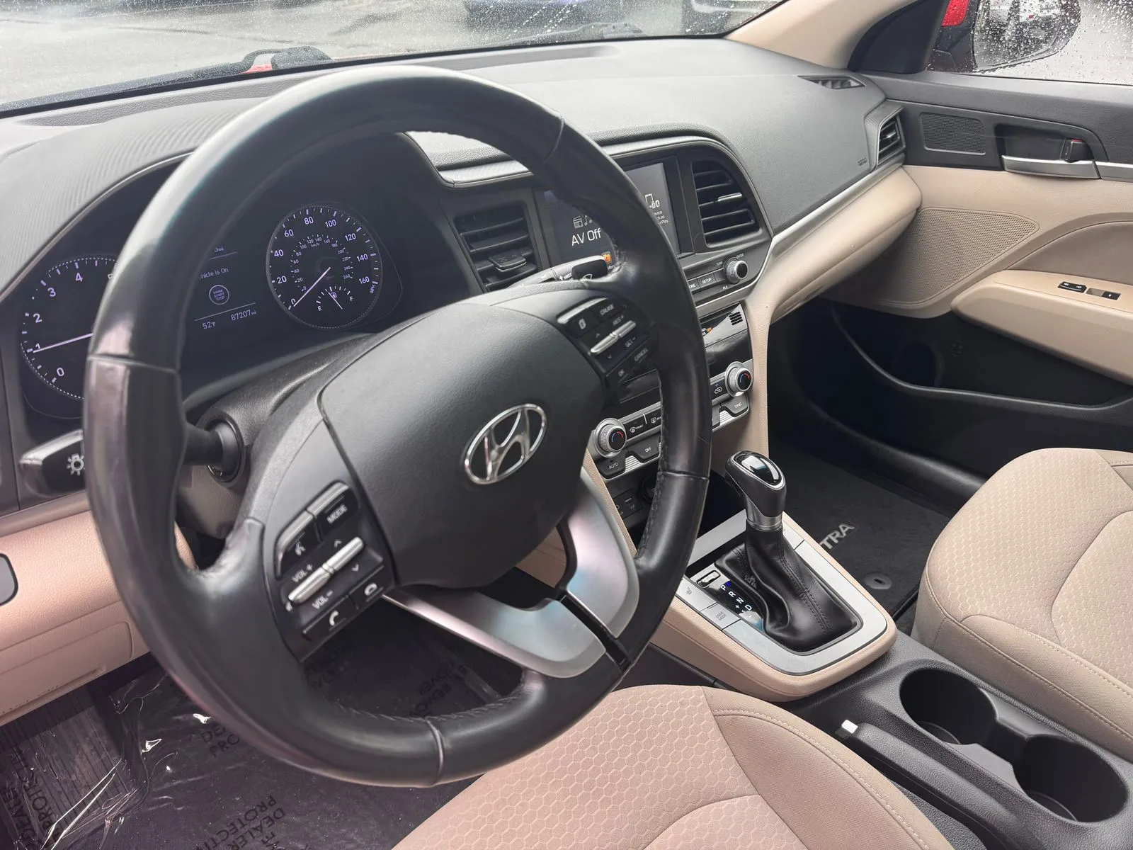 Hyundai Elantra photo 9