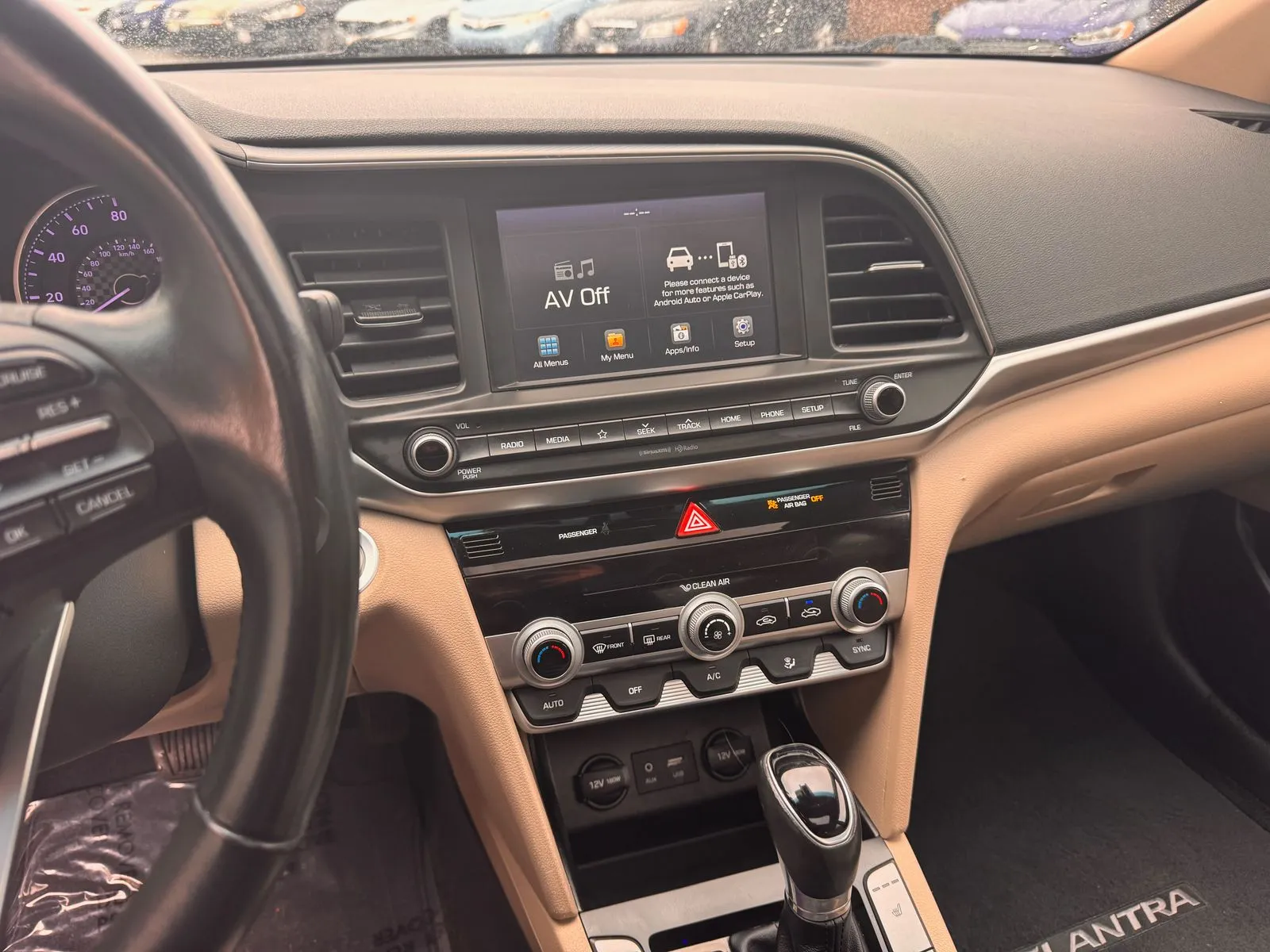 Hyundai Elantra photo 24