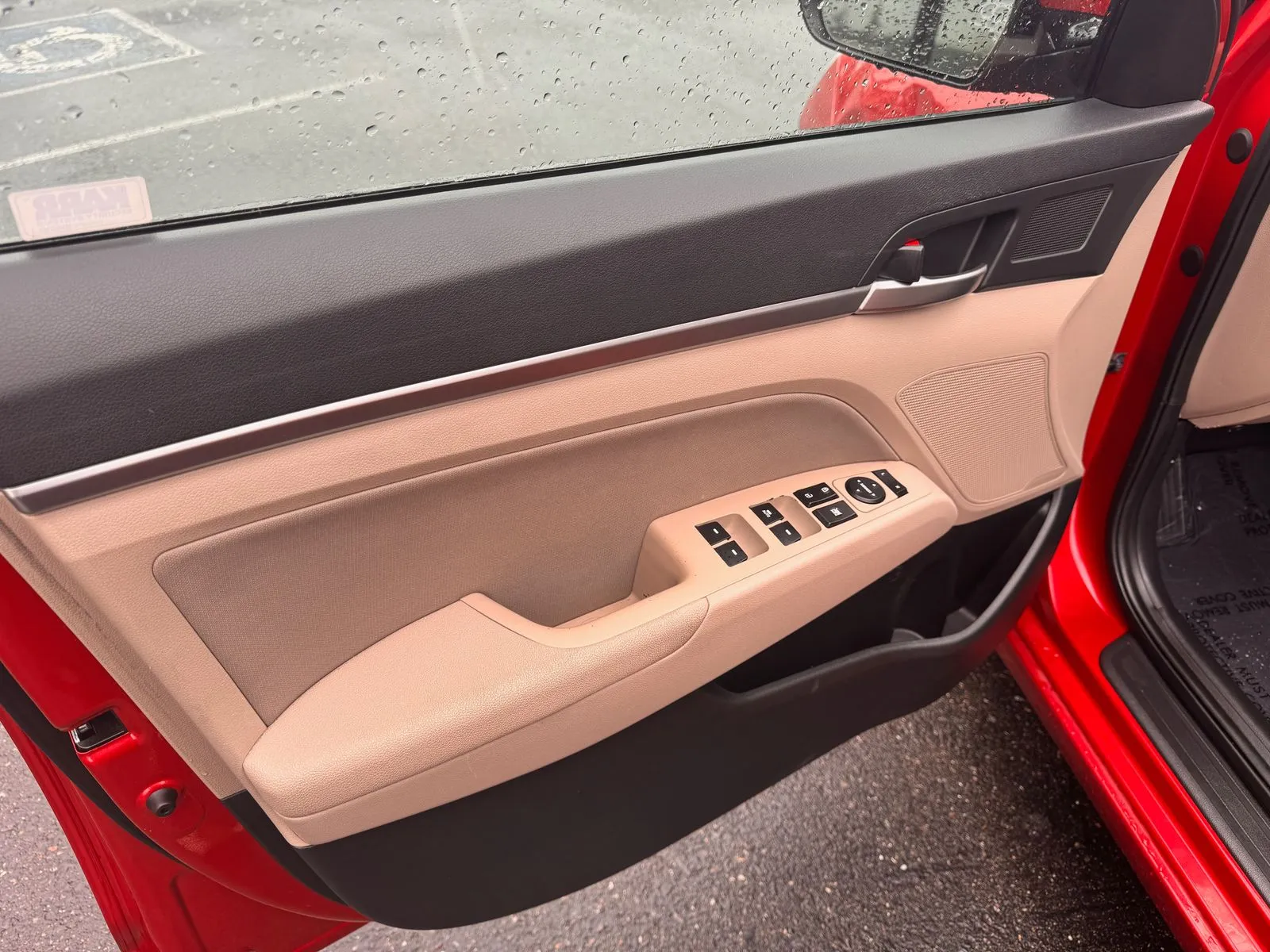 Hyundai Elantra photo 10