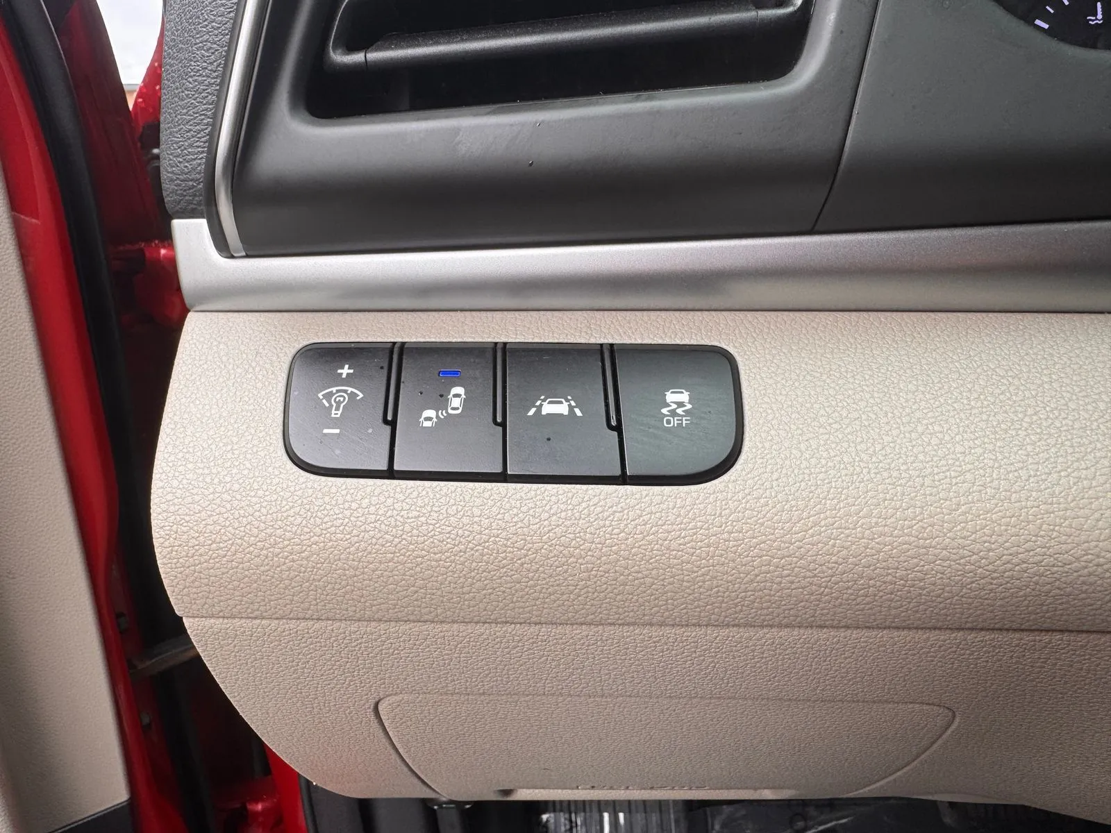 Hyundai Elantra photo 33