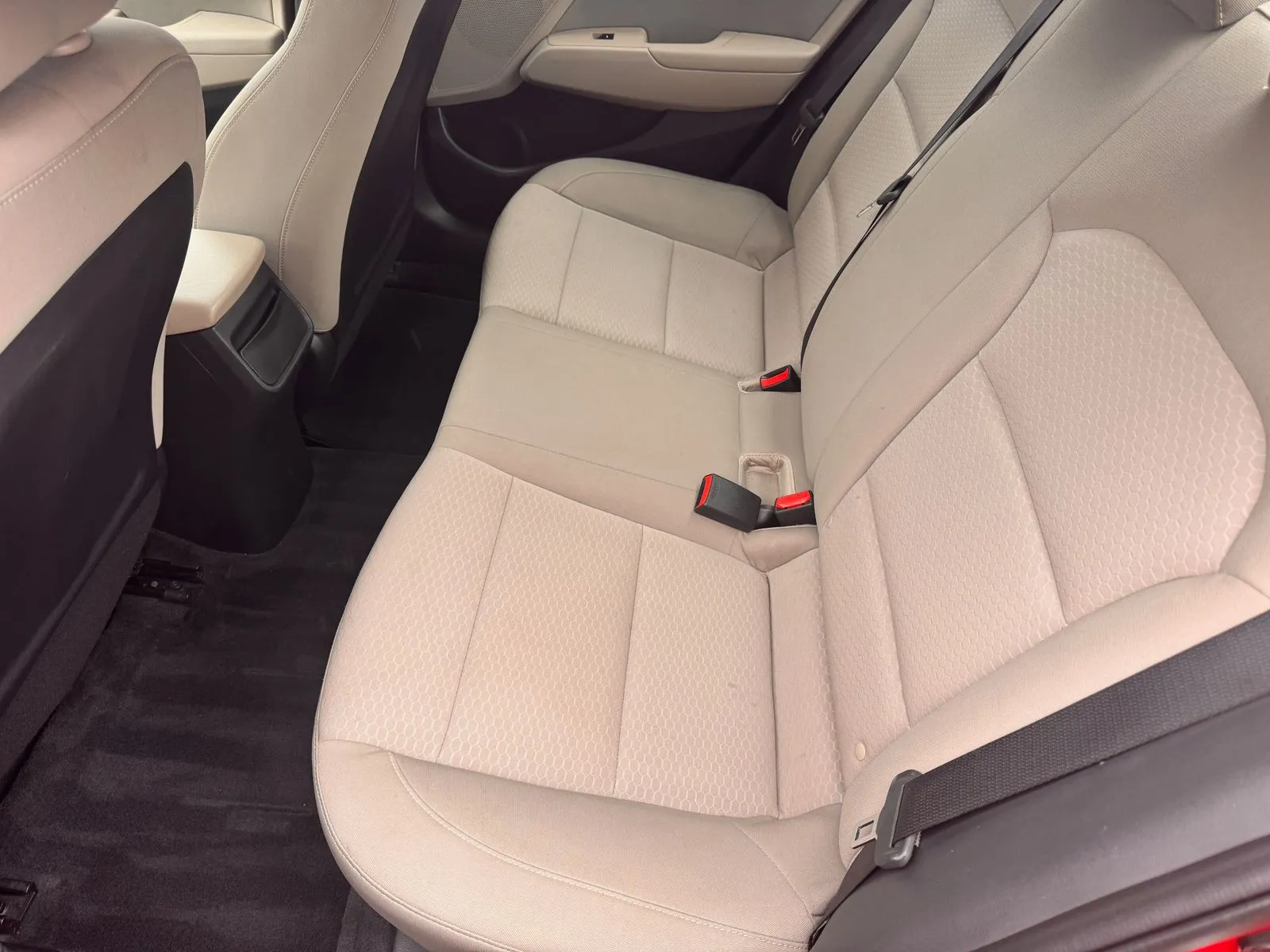 Hyundai Elantra photo 17