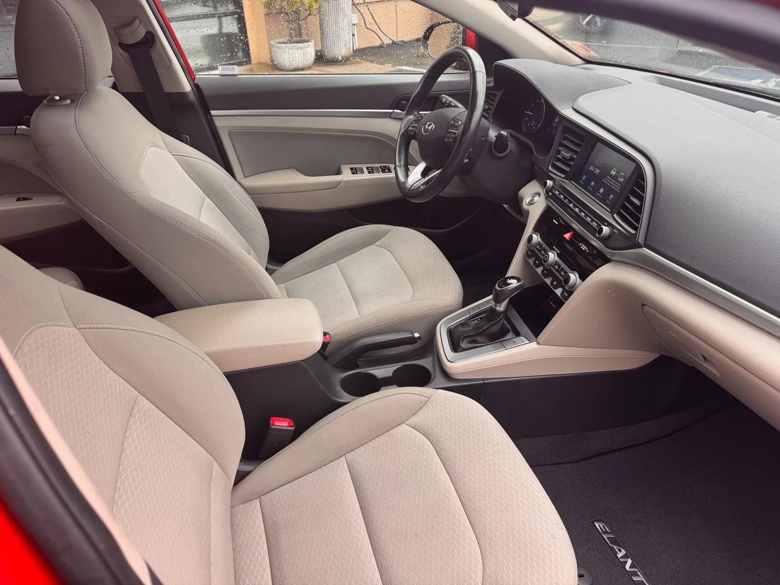 Hyundai Elantra photo 22