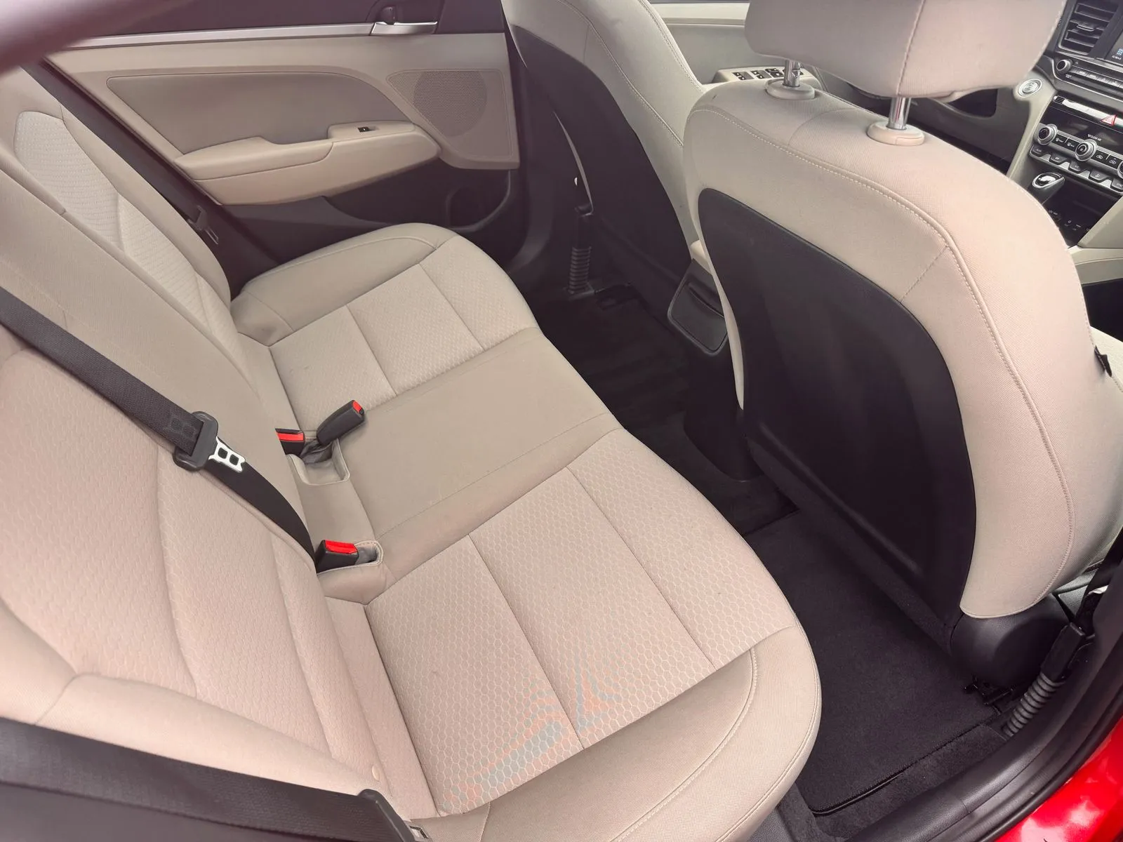 Hyundai Elantra photo 19