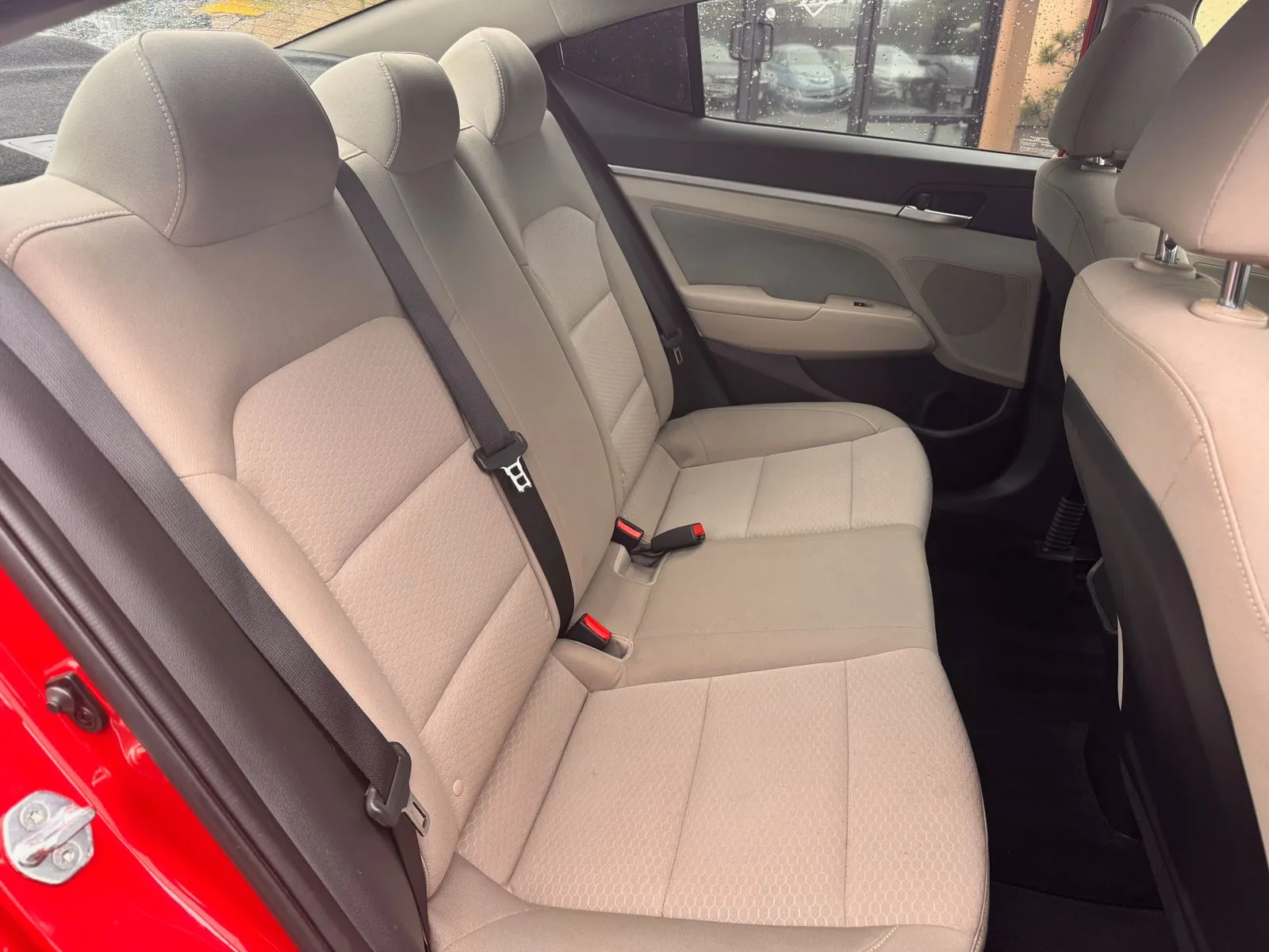 Hyundai Elantra photo 18