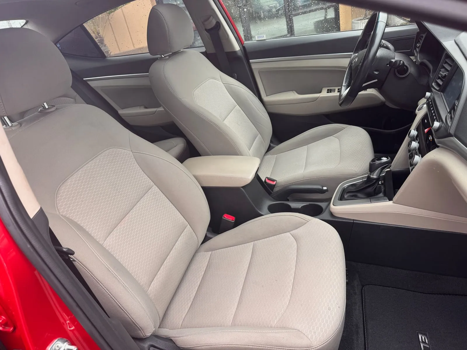 Hyundai Elantra photo 21