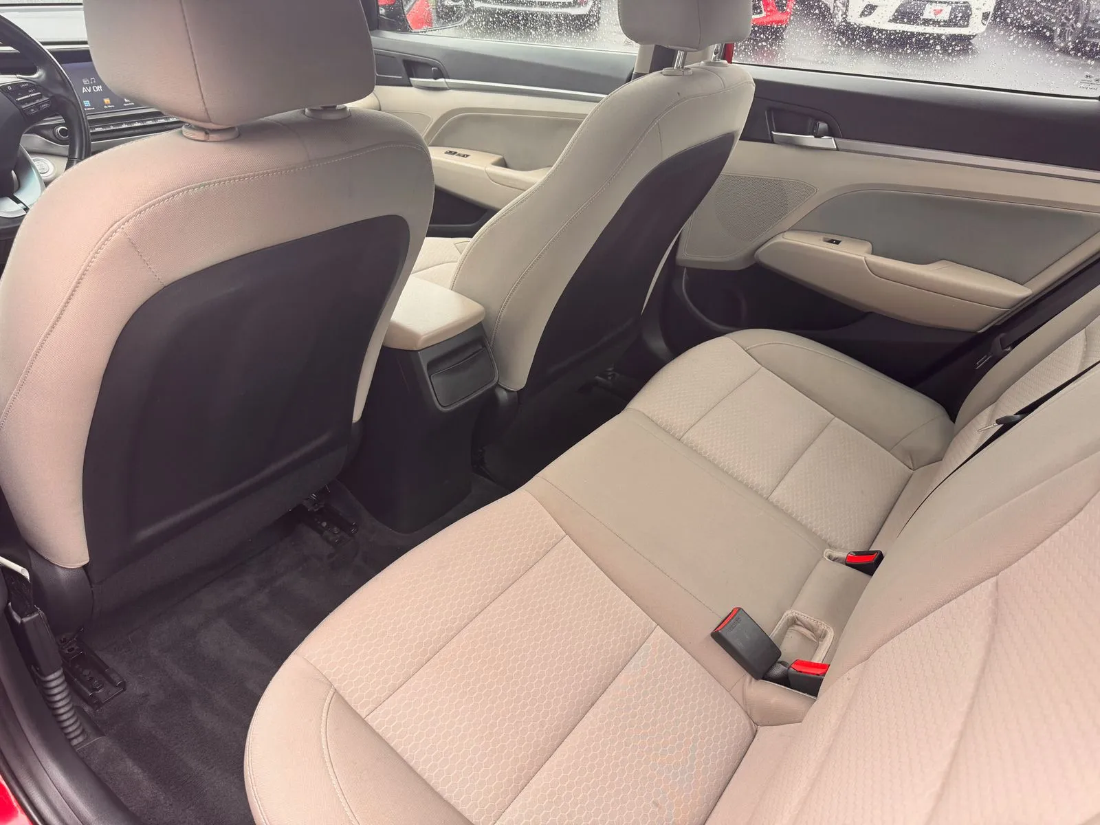 Hyundai Elantra photo 15